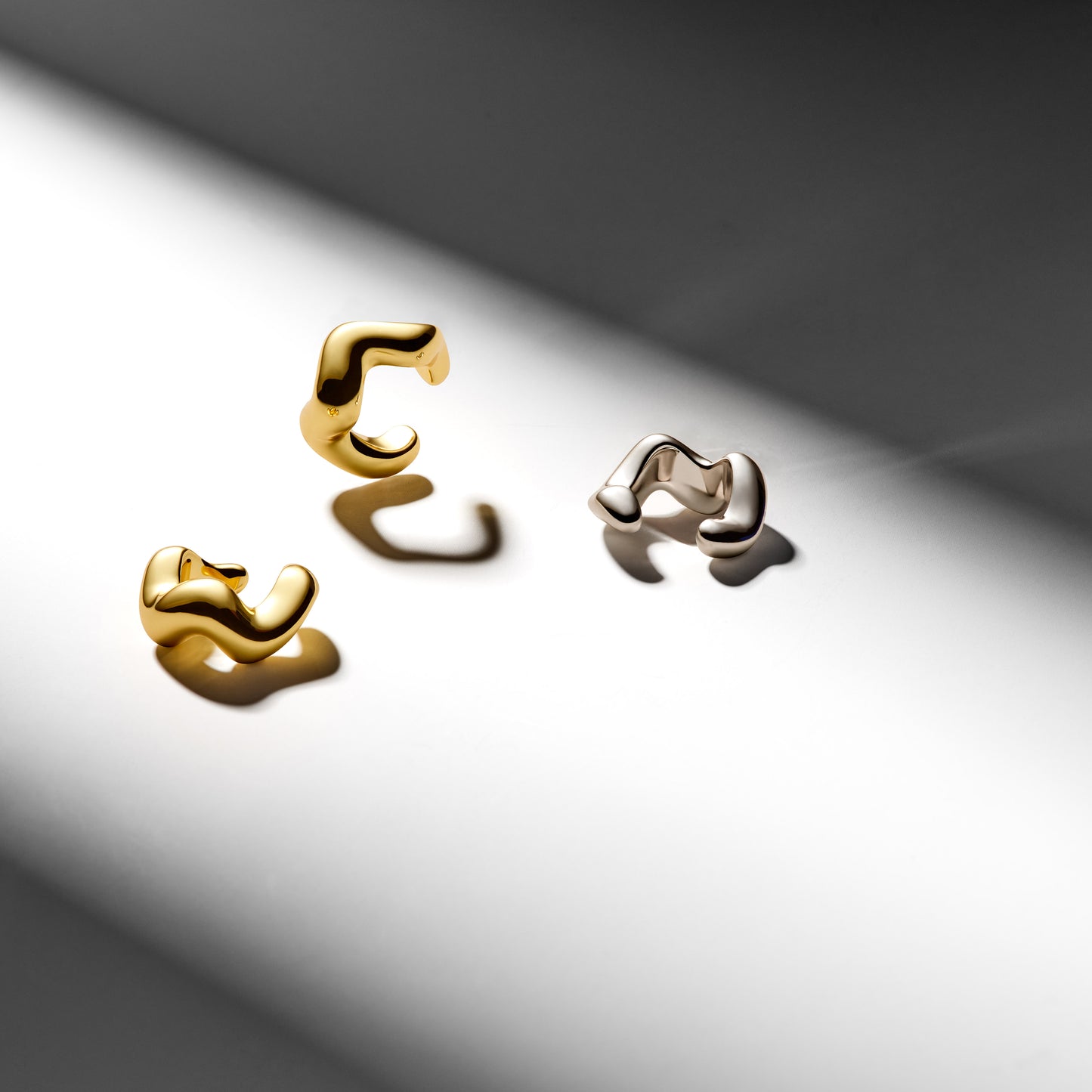 PIPER – Wavy Ear Cuff